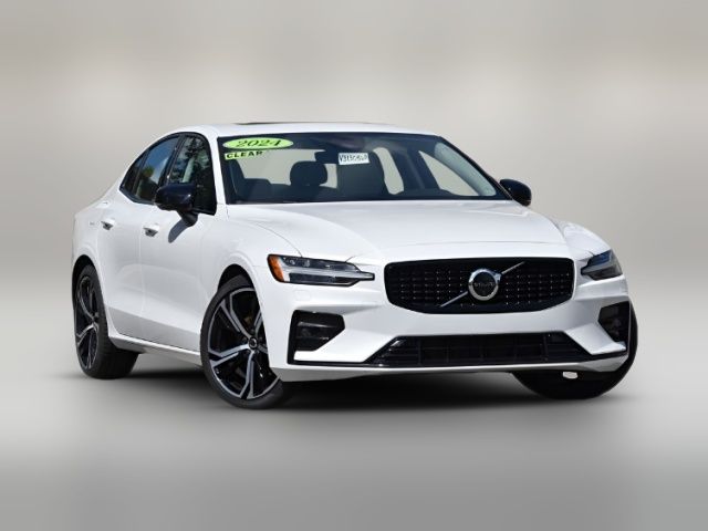 2024 Volvo S60 Plus Dark Theme