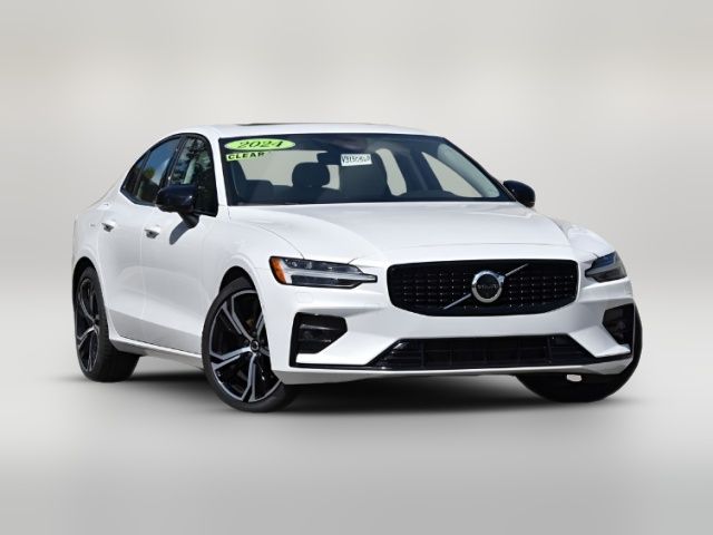 2024 Volvo S60 Plus Dark Theme