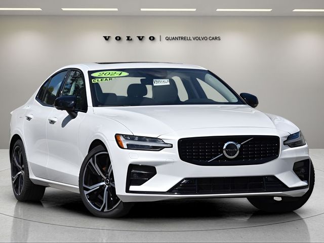 2024 Volvo S60 Plus Dark Theme