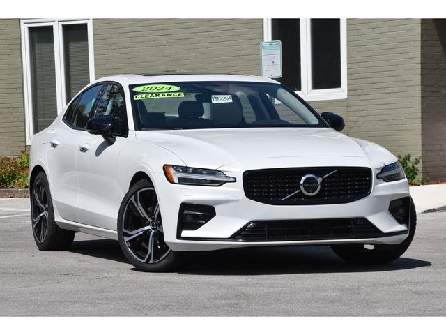 2024 Volvo S60 Plus Dark Theme