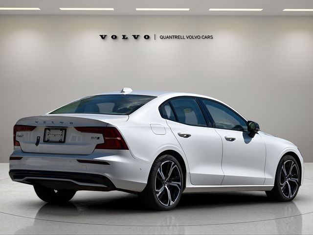 2024 Volvo S60 Plus Dark Theme