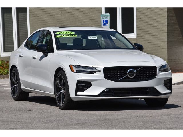 2024 Volvo S60 Plus Dark Theme