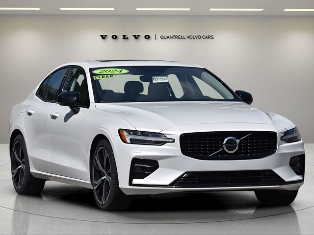 2024 Volvo S60 Plus Dark Theme