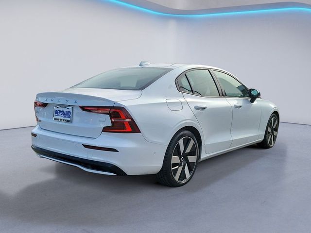 2024 Volvo S60 Recharge Plug-In Hybrid Plus Dark Theme