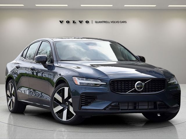 2024 Volvo S60 Recharge Plug-In Hybrid Plus Dark Theme