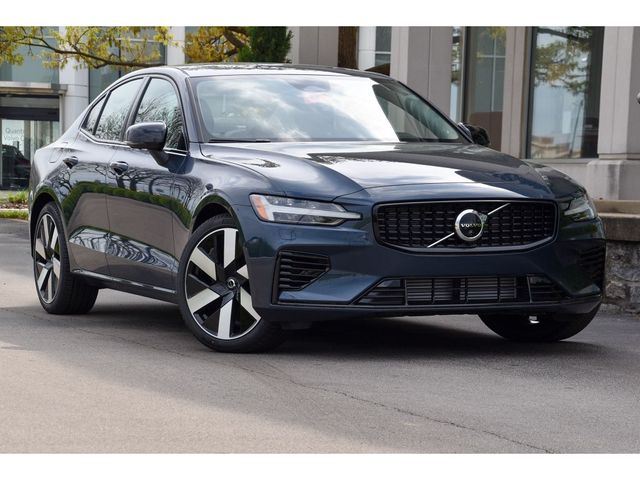 2024 Volvo S60 Recharge Plug-In Hybrid Plus Dark Theme