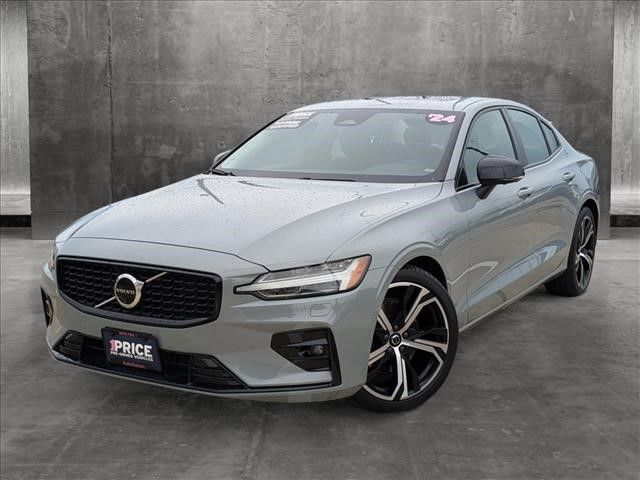 2024 Volvo S60 Plus Dark Theme