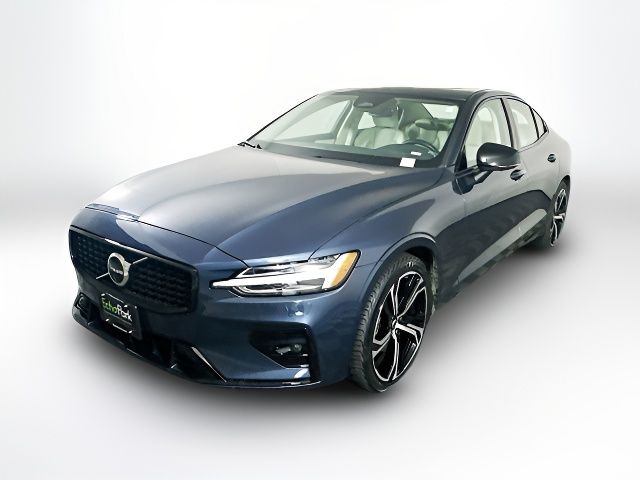 2024 Volvo S60 Plus Dark Theme