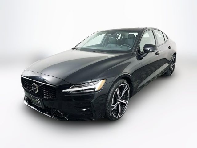 2024 Volvo S60 Plus Dark Theme