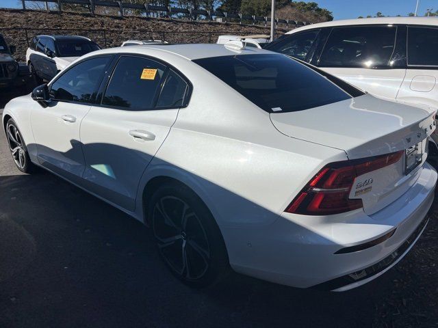 2024 Volvo S60 Plus Dark Theme