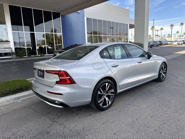 2024 Volvo S60 Plus Dark Theme