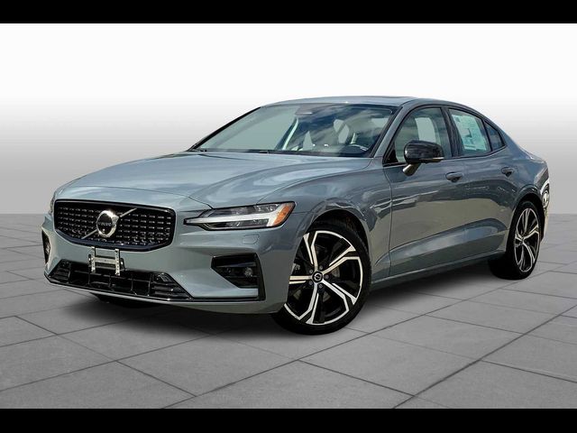 2024 Volvo S60 Plus Dark Theme