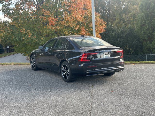 2024 Volvo S60 Plus Dark Theme