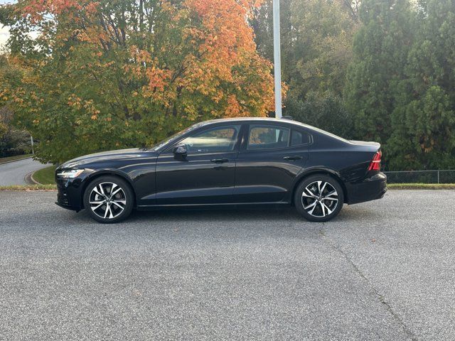 2024 Volvo S60 Plus Dark Theme