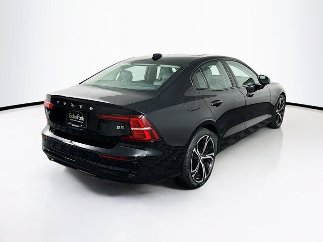 2024 Volvo S60 Plus Dark Theme