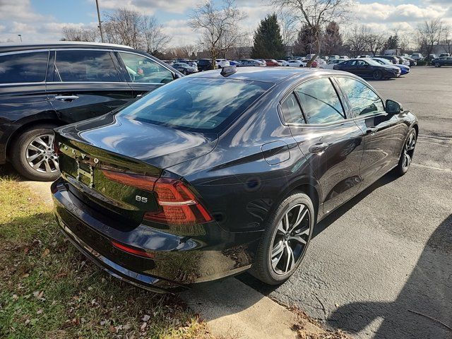 2024 Volvo S60 Plus Dark Theme