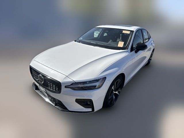 2024 Volvo S60 Plus Dark Theme