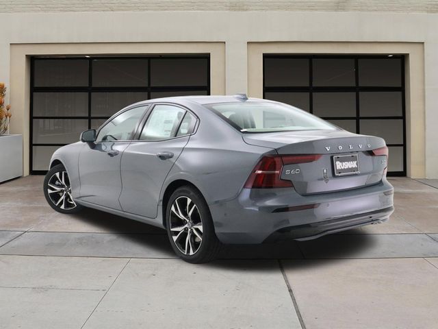 2024 Volvo S60 Plus Dark Theme