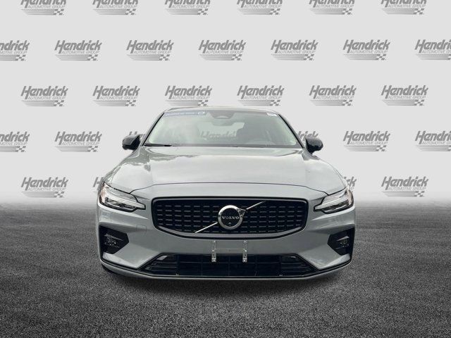 2024 Volvo S60 Plus Dark Theme