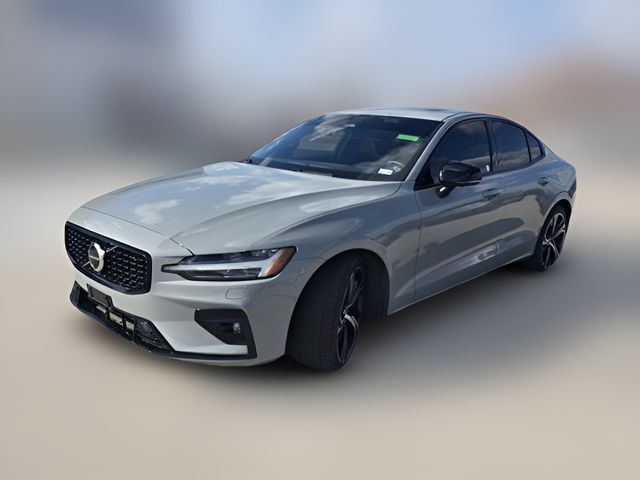 2024 Volvo S60 Plus Dark Theme