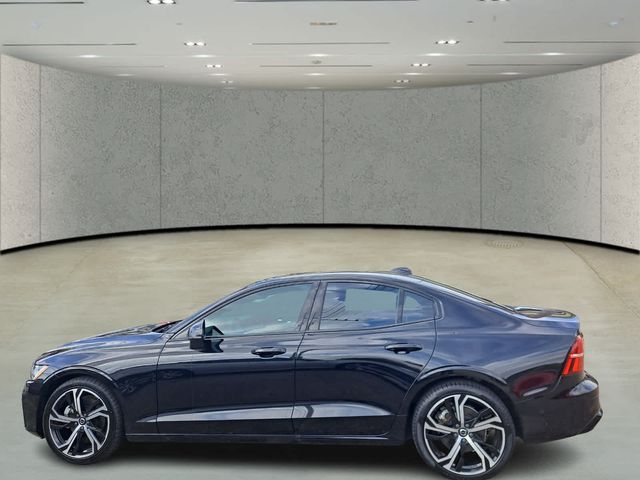 2024 Volvo S60 Plus Dark Theme