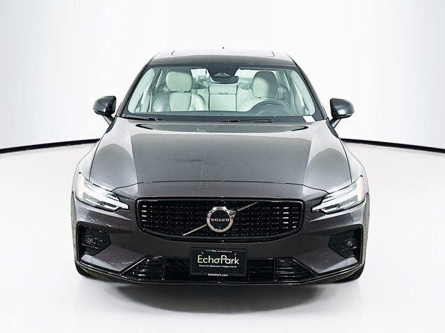 2024 Volvo S60 Plus Dark Theme