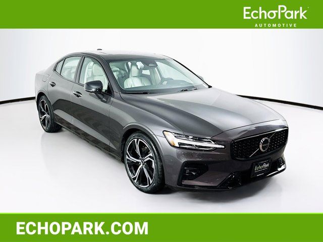 2024 Volvo S60 Plus Dark Theme