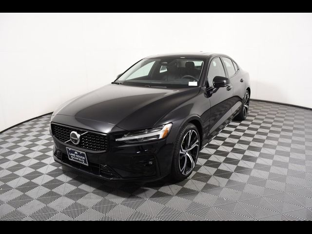 2024 Volvo S60 Plus Dark Theme