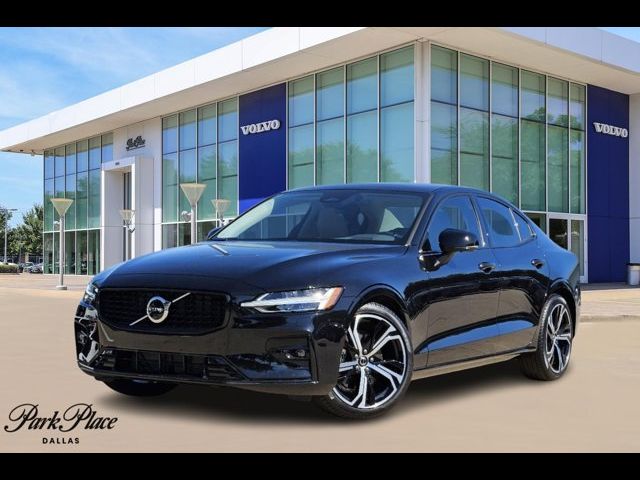 2024 Volvo S60 Plus Dark Theme