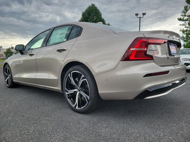 2024 Volvo S60 Plus Dark Theme