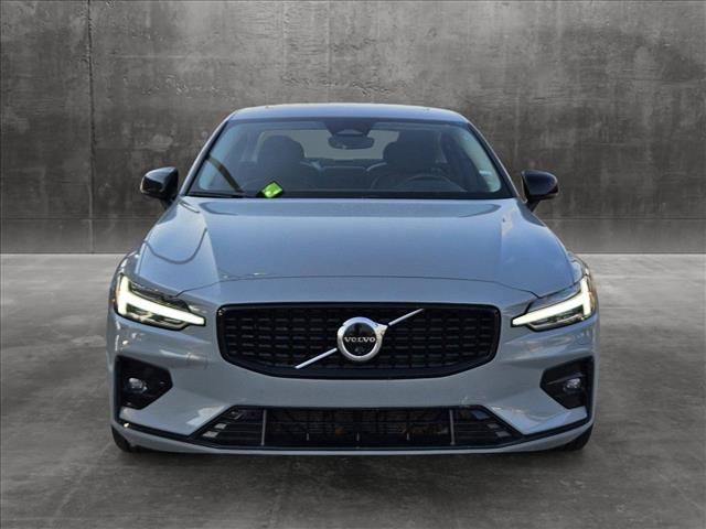 2024 Volvo S60 Plus Dark Theme