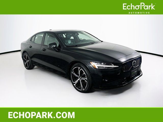 2024 Volvo S60 Plus Dark Theme