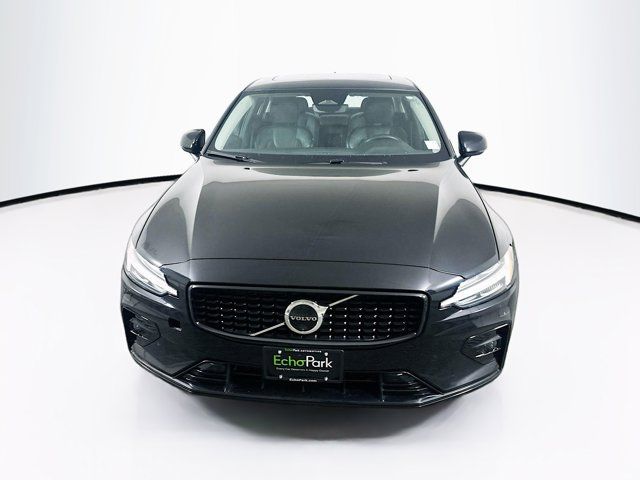 2024 Volvo S60 Plus Dark Theme