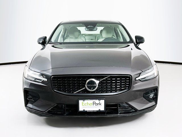 2024 Volvo S60 Plus Dark Theme