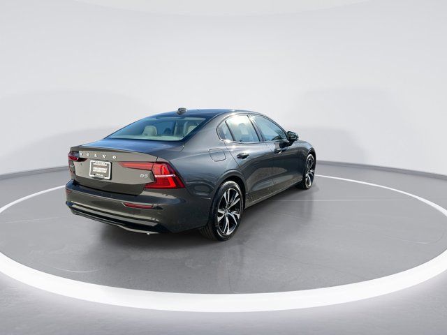 2024 Volvo S60 Plus Dark Theme