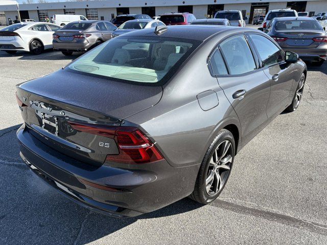 2024 Volvo S60 Plus Dark Theme