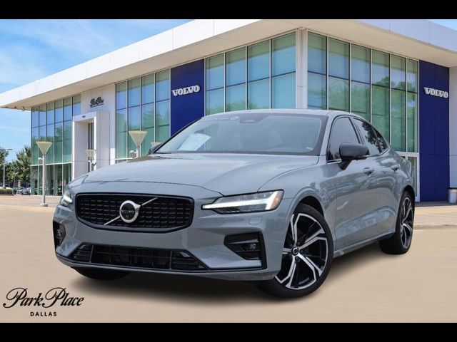 2024 Volvo S60 Plus Dark Theme