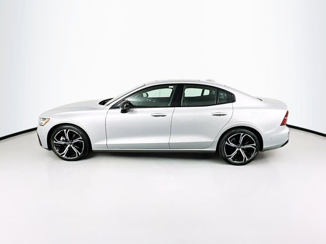 2024 Volvo S60 Plus Dark Theme