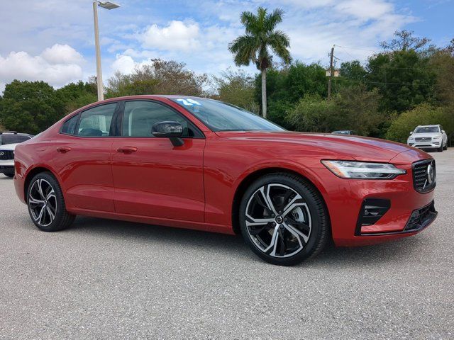 2024 Volvo S60 Plus Dark Theme