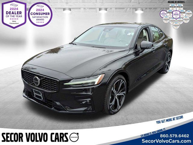 2024 Volvo S60 Plus Dark Theme