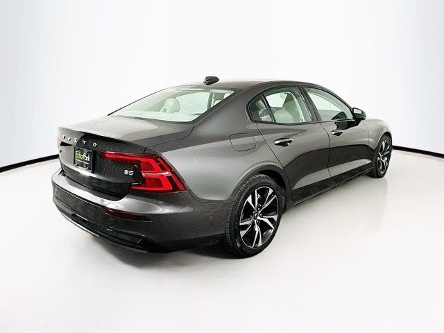 2024 Volvo S60 Plus Dark Theme