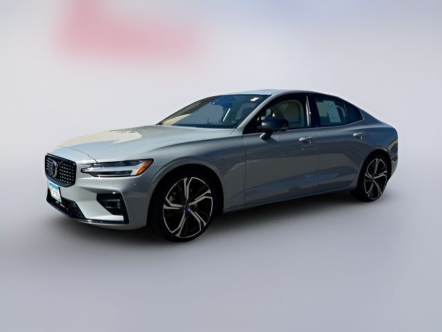 2024 Volvo S60 Plus Dark Theme