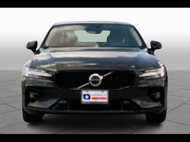 2024 Volvo S60 Plus Dark Theme