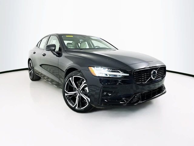 2024 Volvo S60 Plus Dark Theme