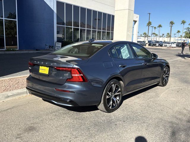 2024 Volvo S60 Plus Dark Theme