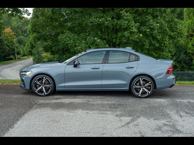 2024 Volvo S60 Plus Dark Theme