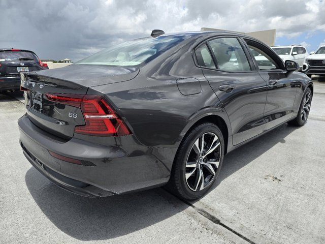 2024 Volvo S60 Plus Dark Theme