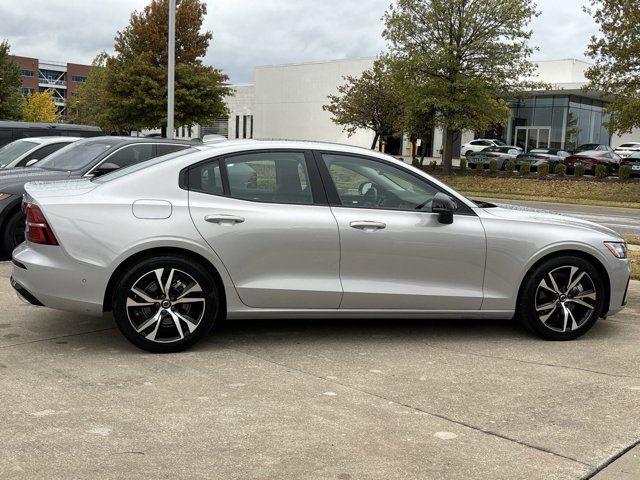 2024 Volvo S60 Plus Dark Theme