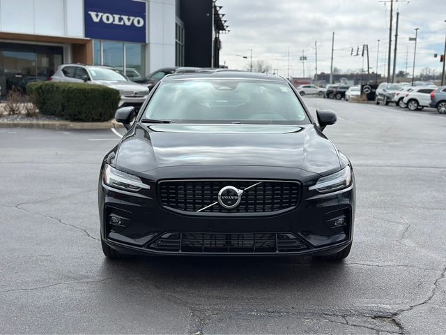 2024 Volvo S60 Plus Dark Theme