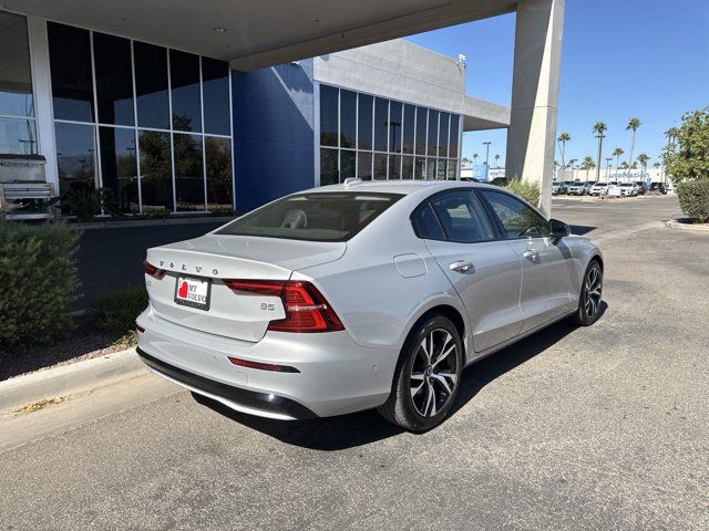 2024 Volvo S60 Plus Dark Theme